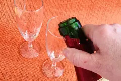 Sektflasche &ouml;ffnen ohne Schaum
