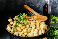 Gebratene Gnocchi: Schnelle und einfache Beilage