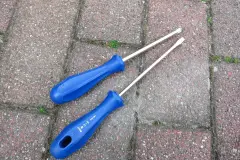 Schraube f&auml;llt nicht vom Schraubenzieher