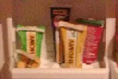 Tuben (Senf-, Tomatenmark usw.) im K&uuml;hlschrank ordnen