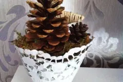 Herbstdeko mit Tannenzapfen