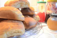 Lecker Milchbr&ouml;tchen ohne Ei