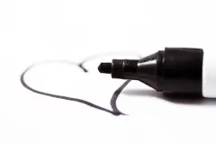 Entfernen von wasserfesten Filzschreiberstrichen (Edding)