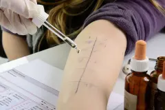 Allergie: was hilft gegen Heuschnupfen & Hausstaubmilben