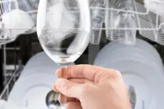 Tr&uuml;be Trinkgl&auml;ser werden so wieder "klar"