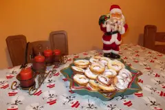 Mit Marmelade gef&uuml;llte Pl&auml;tzchen