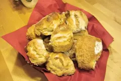 Schweizer B&uuml;rli - leckere krosse Br&ouml;tchen