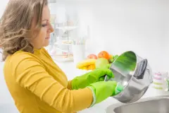 Angebrannte T&ouml;pfe reinigen