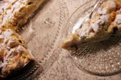 Schnelle Kr&uuml;meltorte mit Quitten oder &Auml;pfeln