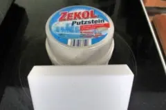 Schwarze Streifen in der Toilettensch&uuml;ssel entfernen