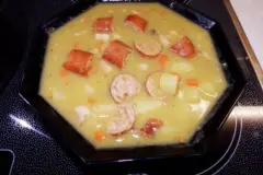 S&auml;mige Erbsensuppe nach alter Tradition