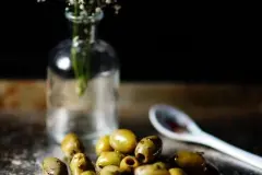 Eingelegte Oliven