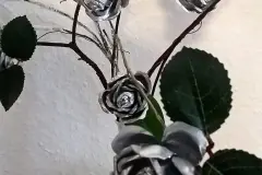 Rosen aus Teelichtschalen basteln