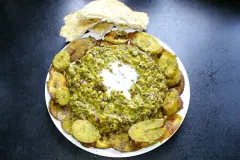Indisches Dal (Dhal, Daal) mit Kochbananen und Kokosmilch
