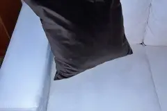 Flecken verschiedenster Art aus dem Sofa entfernen