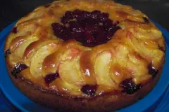 Leckerer Apfel-Kirsch-Kuchen