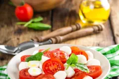 Tomate-Mozzarella-Teller