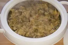 Wirsinggem&uuml;se und Salzkartoffeln im Schnellkochtopf zubereiten