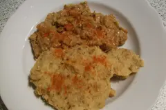 Lauch mit scharfer Erdnussso&szlig;e - vegetarisch