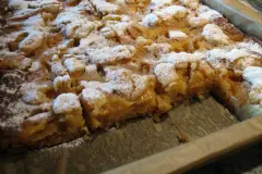 Saftiger Ananas-Schmand-Kuchen vom Blech
