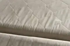 Urinflecken aus Matratze entfernen