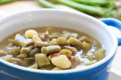 Saure Bohnen mit Speck