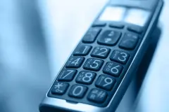 Eine Telefonnummer, bei der Anbieter auf Granit bei&szlig;en