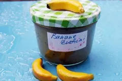 Marmelade mit Banane und Zucchini