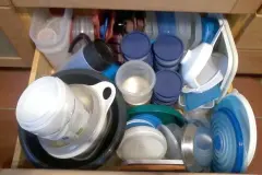 Alte Plastikbeh&auml;lter & Plastikgegenst&auml;nde wegwerfen