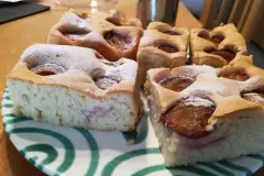 Obstkuchen mit Eiwei&szlig;-Resten herstellen