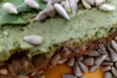 Rucola-Sonnenblumenkern-Brotaufstrich