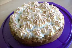 Apfeltorte mit Marzipan und Baiserhaube