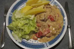 Scharfes Paprika-Sahne-Gulasch