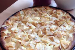 Hefe-Apfelkuchen mit Guss