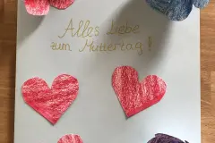 DIY Karte zum Muttertag mit Papierblumen und Herzen