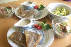 Gebratener Seelachs mit Kapern-Zwiebel-Bechamel-So&szlig;e