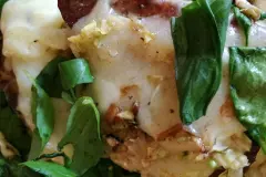 Thunfisch-Filetsteak mit Gem&uuml;se und &uuml;berbackenem Bergk&auml;se