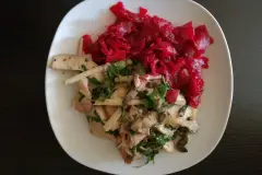 Kr&auml;uterseitlinge alla Toscana mit Rote-R&uuml;ben-Salat