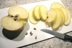 Kerngeh&auml;use von &Auml;pfeln mitessen - sch&auml;dlich oder gesund?