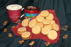 Gef&uuml;llte Orangentaler & Amaretto-Kaffee