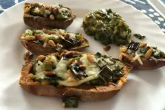 Gef&uuml;llte S&uuml;&szlig;kartoffeln mit Spinat und K&auml;se