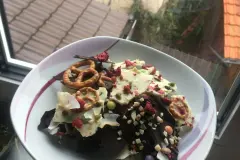 Bruchschokolade und Lunas Limetten-Basilikum-Sirup