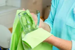 Tr&uuml;be Gl&auml;ser - so werden sie wieder blank und gl&auml;nzend