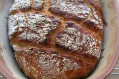 Saftiges &  knuspriges Brot mit Kartoffelbrei