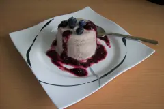 Parfait mit Waldbeeren