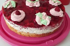 Saftige Himbeertorte mit Schmand-Sahne F&uuml;llung