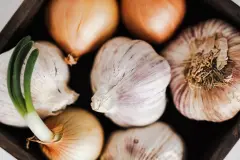 Knoblauch- oder Zwiebelgeruch an den H&auml;nden in Sekunden neutralisieren