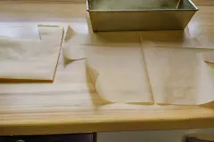 Backpapier einfach, schnell & passend f&uuml;r Backformen zuschneiden