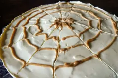 Apfelkuchen f&uuml;r Halloween - Spider Web Cake