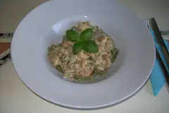 Scampi in Kr&auml;uter-Sahne mit gr&uuml;nen Bandnudeln